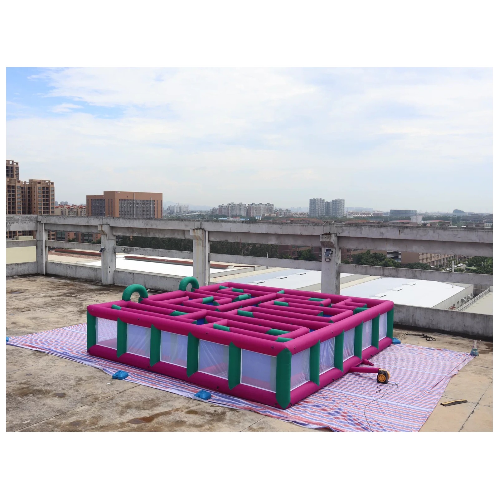Large Magenta Green Mesh Open  - Kids Outdoor Party Venue recension och pris